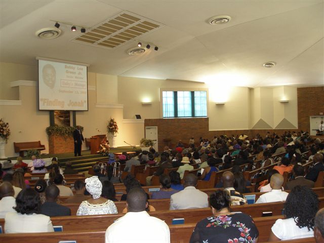 Azalea Drive Church of Christ Interior